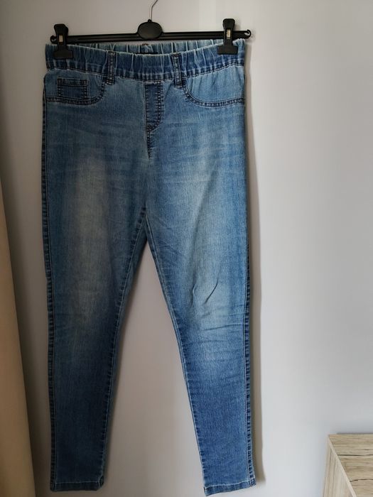 Spodnie dżinsowe na gumce skinny