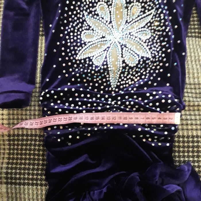 Латина ,продаю платье на худенькую девочку