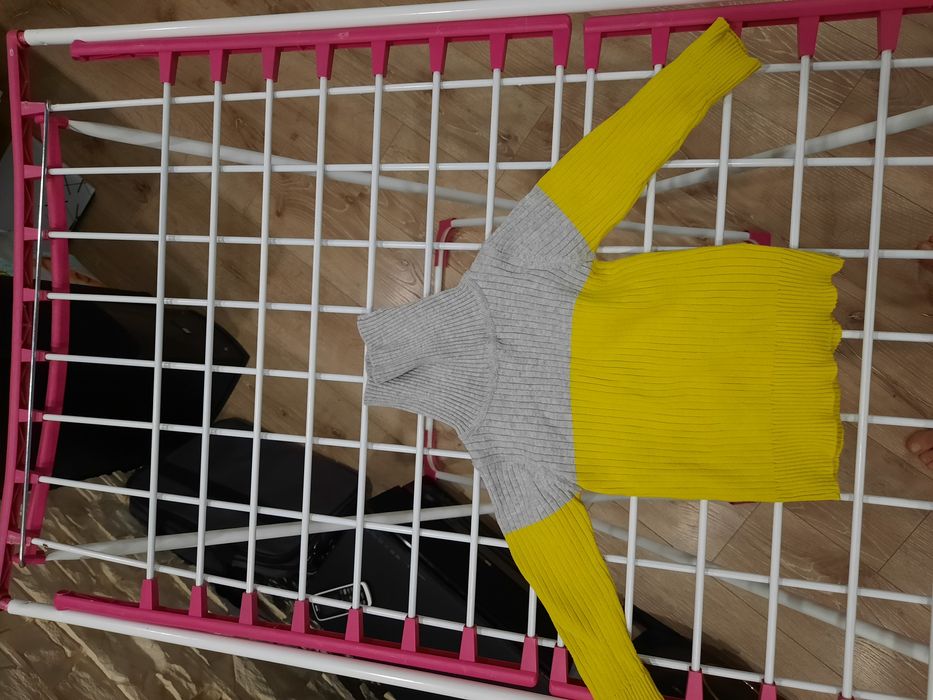 Детский свитер для девочки