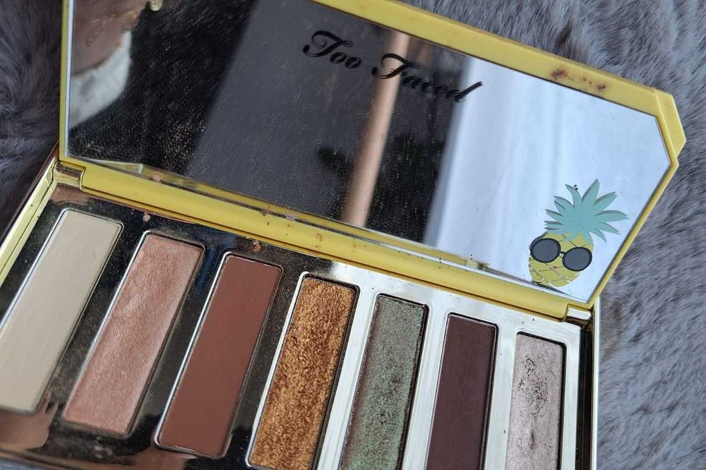 Too Faced Tutti Frutti Sparkling Pineapple Paleta cieni do powiek oczu