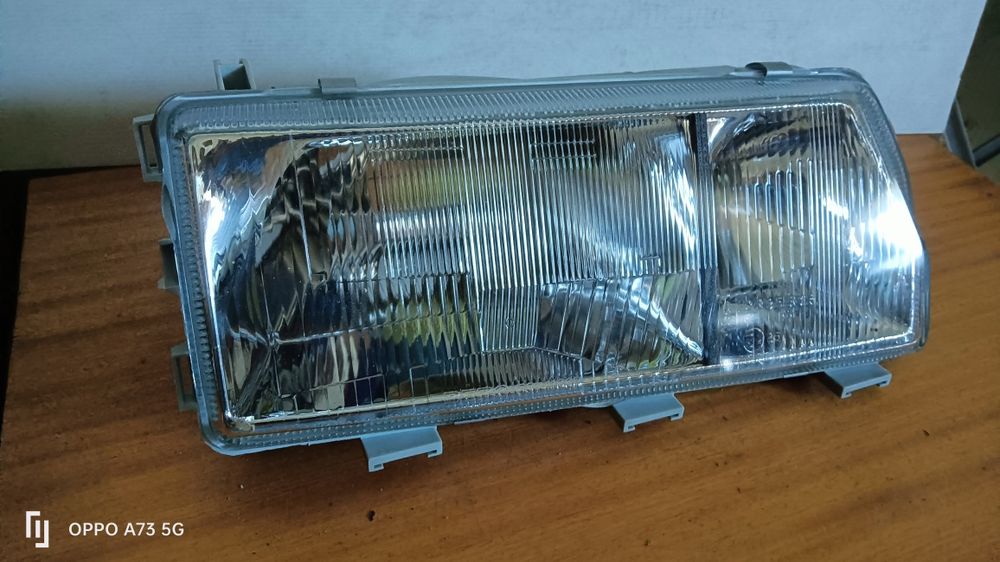 Farol Renault 9 / R11 Depo direito ótica 1987