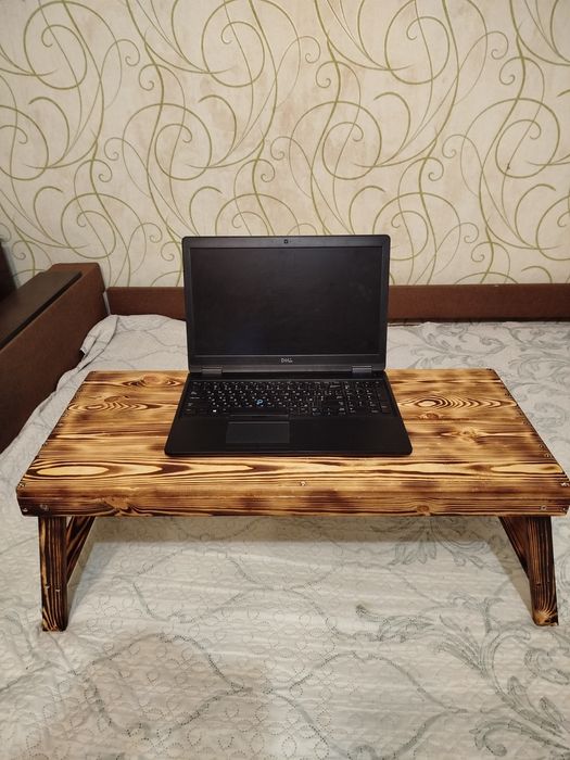Столик для ноутбука