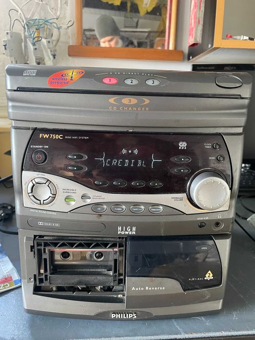 Wieża Philips FW750C na części