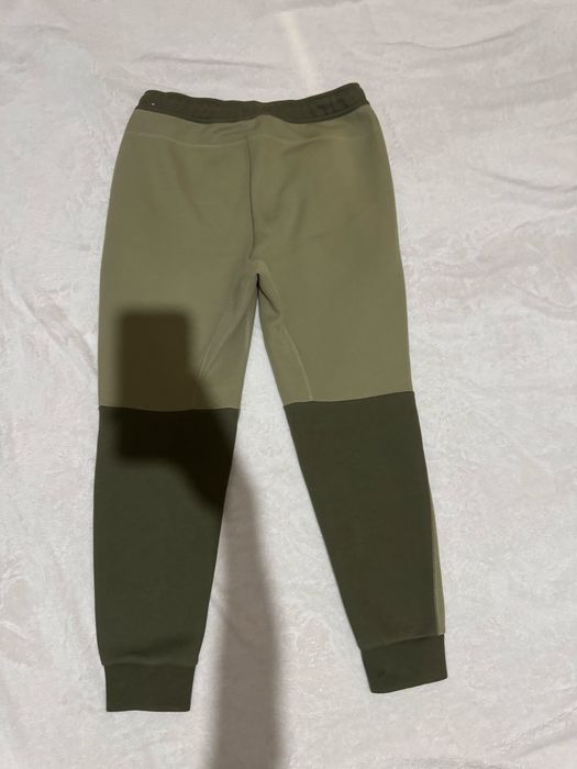 продам штани nike tech fleece
