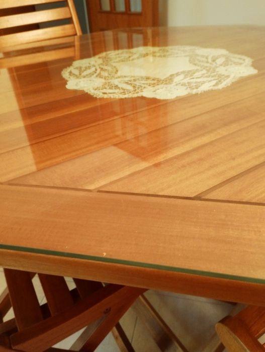 Conjunto mesa sala de jantar ou jardim em madeira maçica + 4 cadeiras