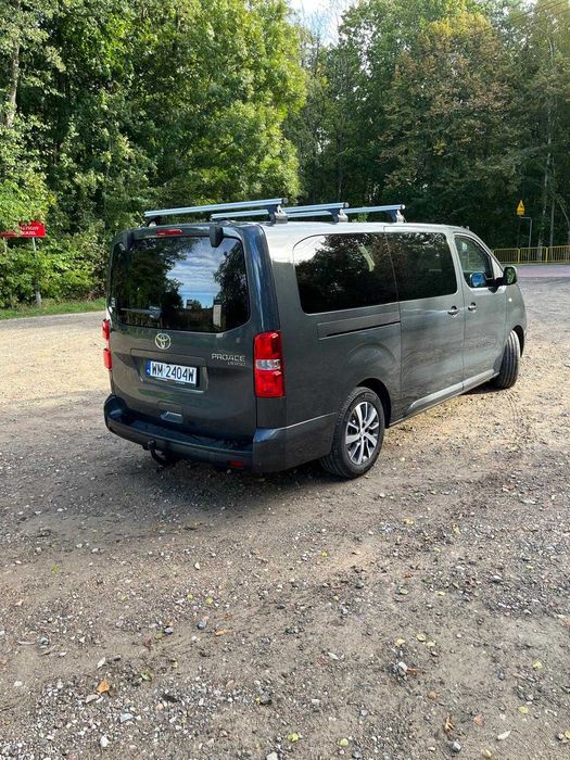Wynajem Busa Busów Wypożyczalnia Toyota