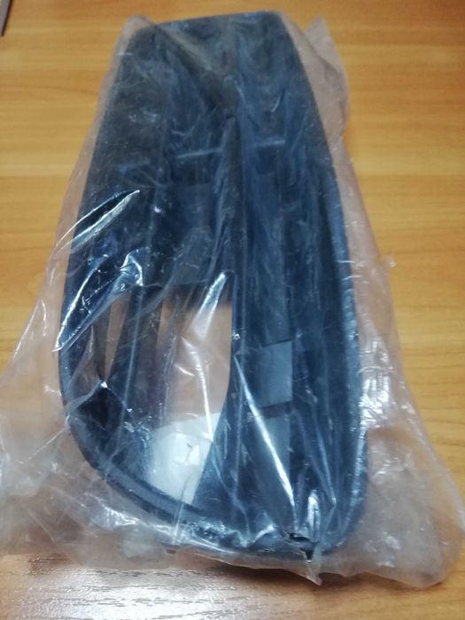 решітка бампера лівого джетта, бора