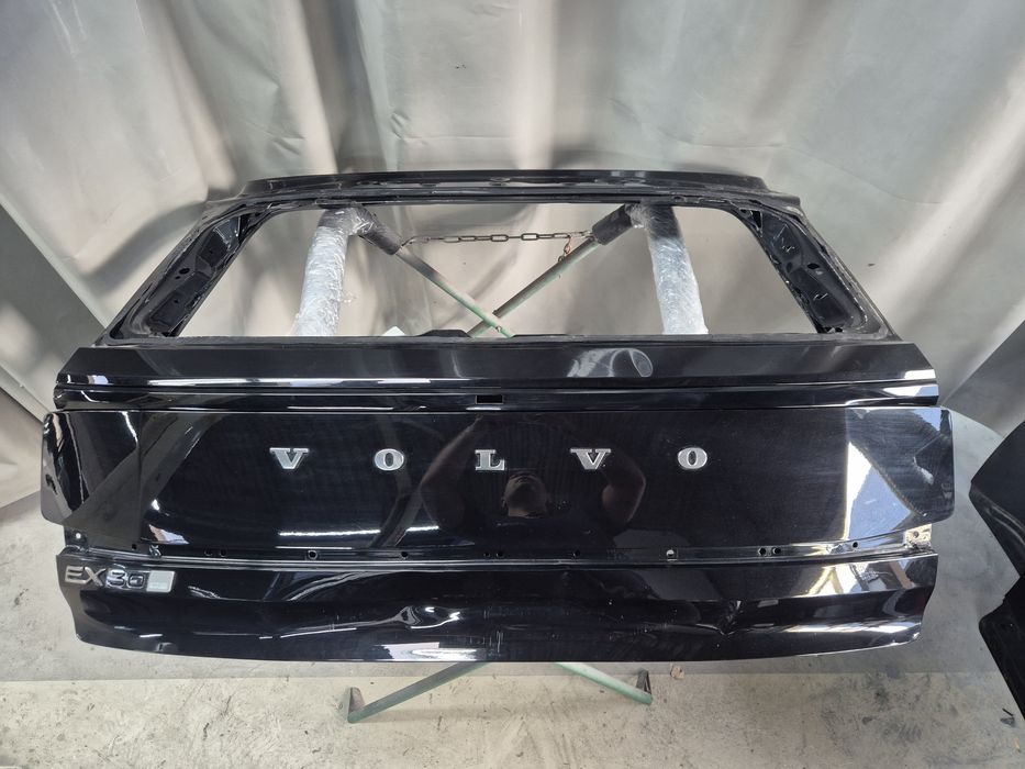 Volvo EX30 klapa OEM