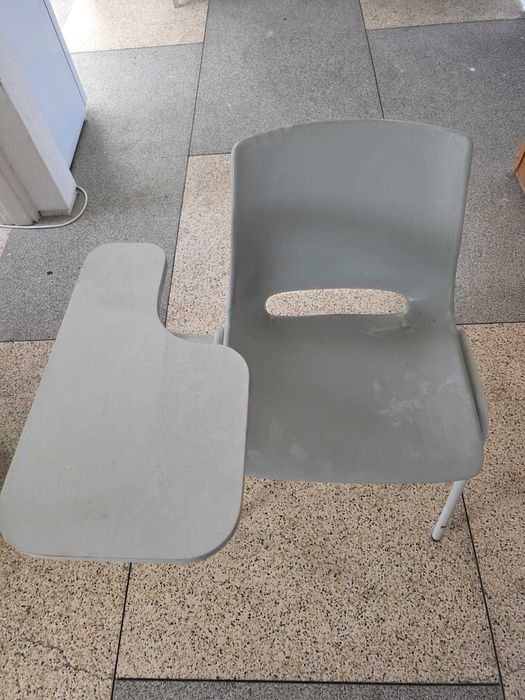 Cadeiras escolares / formação – várias unidades disponíveis