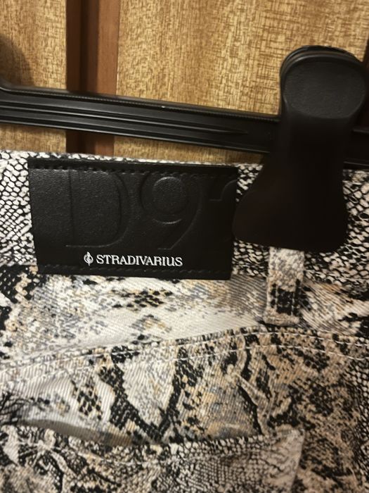 Calças largas Tigress Stradivarius,novas,tamanho 36