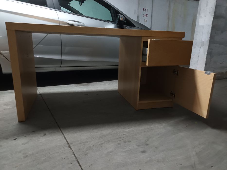 Secretária impecável