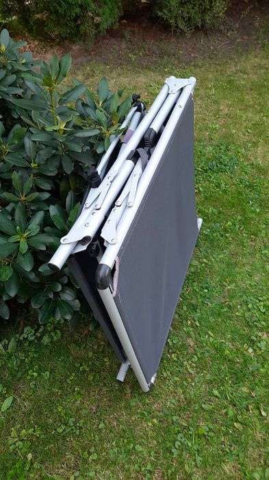 Leżak turystyczny / łóżko turystyczne z daszkiem