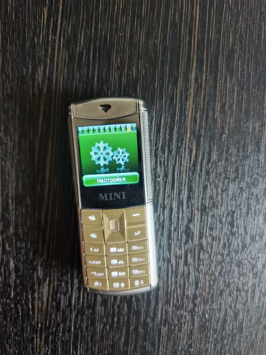 Продам телефон ..