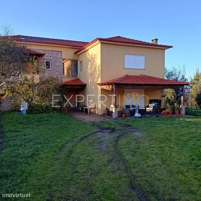 Quinta, moradia premium e terreno em Parque Natural Serra Estrela