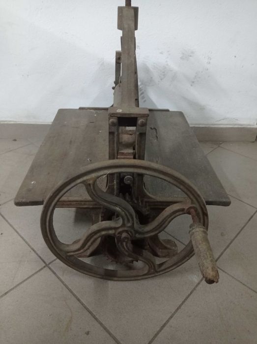 Stary zabytkowy magiel