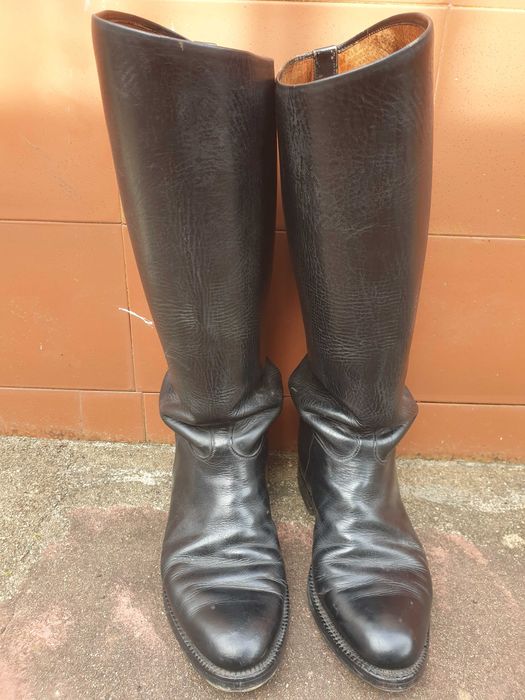 Botas de equitação e montar a cavalo