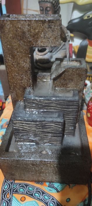 Fonte de água,a girar