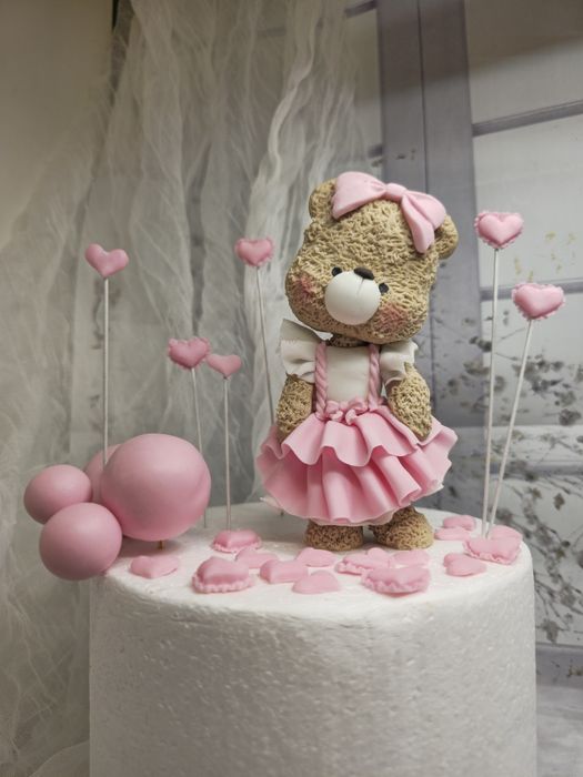 Miś stojący na tort lub dekoracja z masy cukrowej roczek chrzest