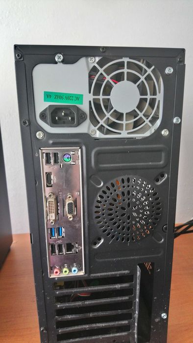 Компютер (домашній або офісний)