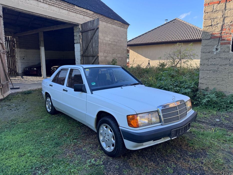 Mercedes-Benz Seria 190