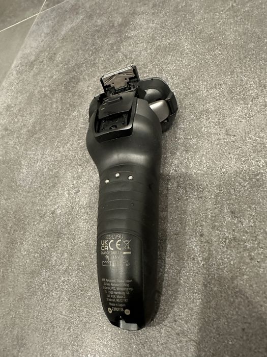 Komplet Golarka męska trymer Panasonic series 900, stacja czyszczaca.