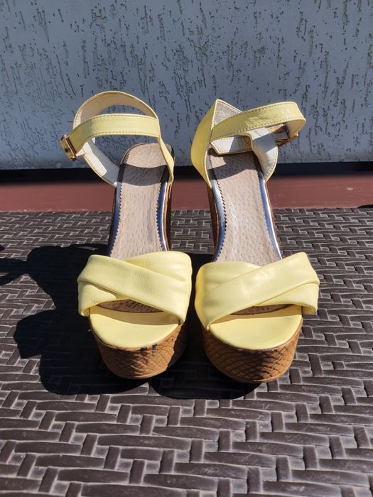 Босоножки красивые