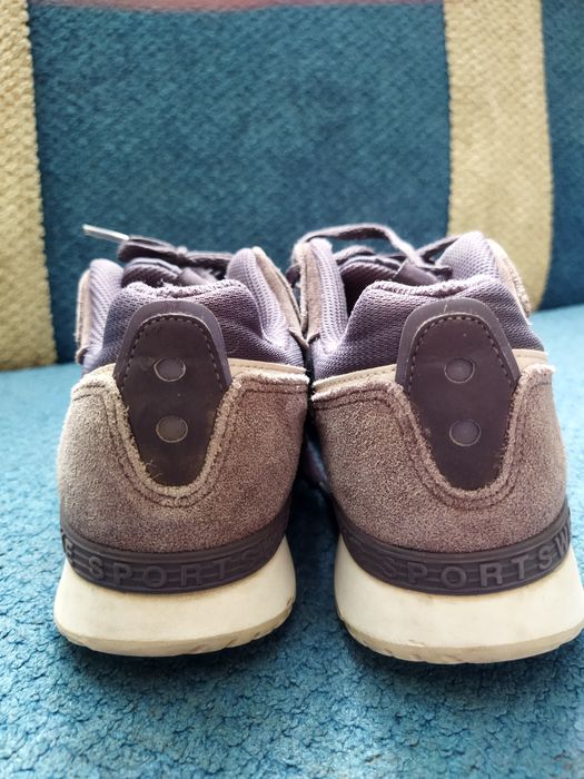 Кросівки Nike venture runner.