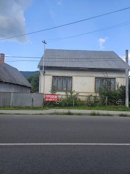 Продам будинок с.Іза центр, можливо під комерцію!!!