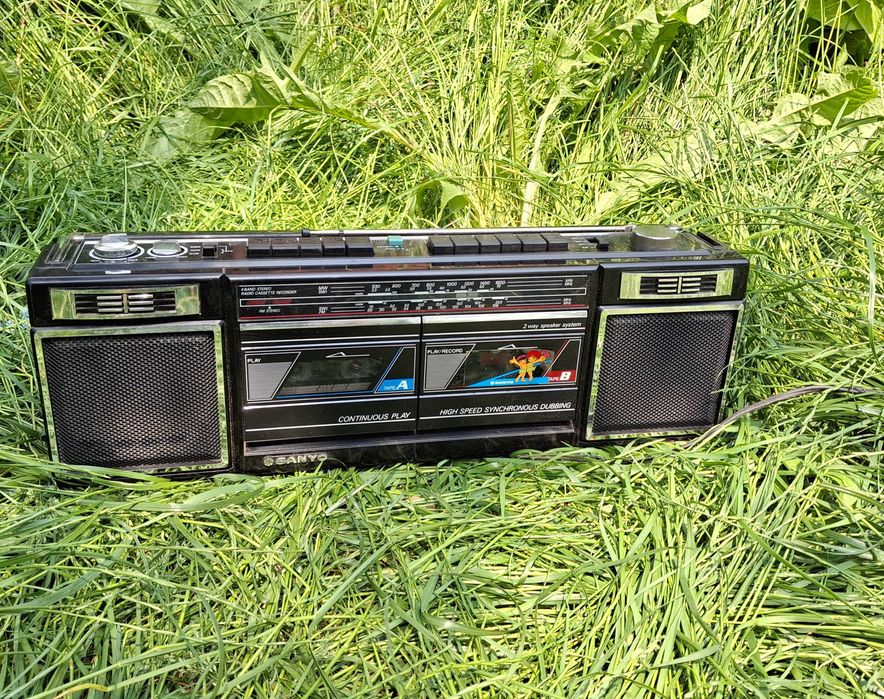 Японский магнитофон  Sanyo, кассетный,  магнитола 2 кассеты