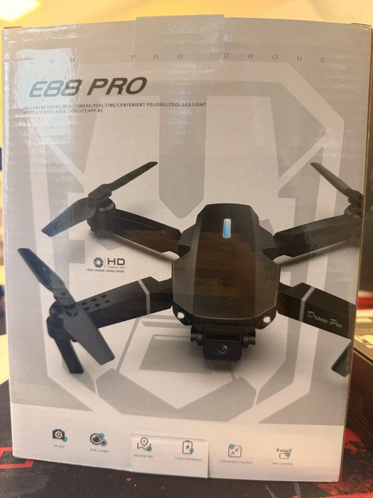 Dron / Nowy / Nie latane / 2 kamery / Kontroler / Aplikacja na telefon