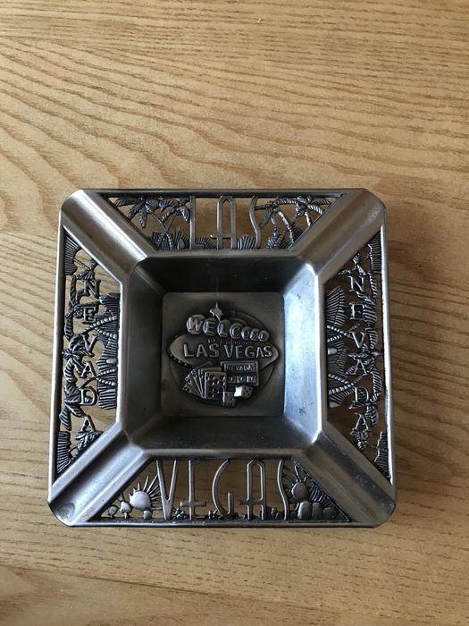 Пепельница металлическая