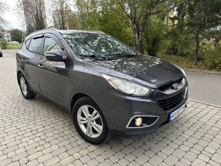 Продам авто HYUNDAI ix35 CRDI 4 WD механика