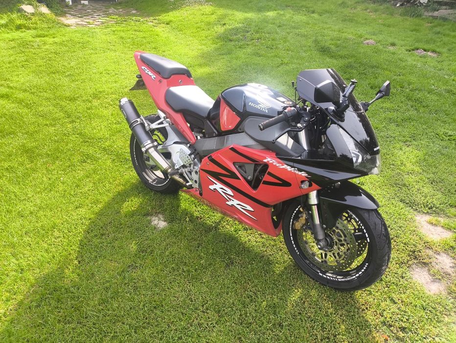 Honda CBR 954 (r1,929,mt07,zx6)