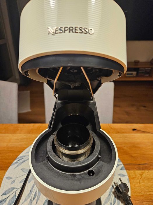 Ekspres De Longhi Nespresso Vertuo Next