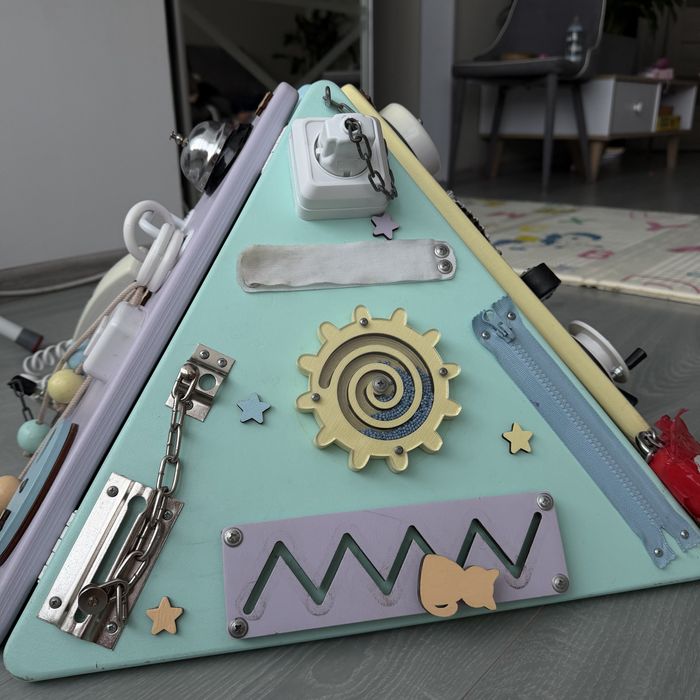 Піраміда, бізіборд, розвиваюча піраміда