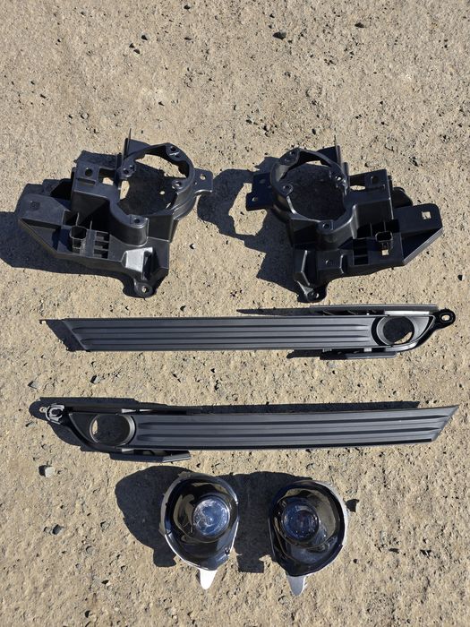 Накладка Кронштейн Решітки Радіатора Переднього Бамперу Mazda CX-5