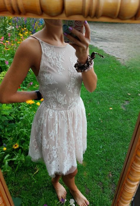 Koronkowa sukienka jak nowa