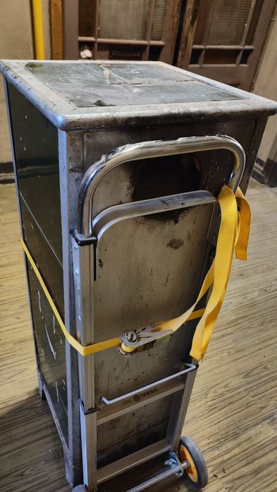 Piec kaflowy wolnostojący koza kominek