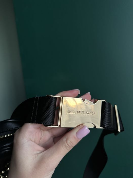 Сумка на пояс Michael Kors