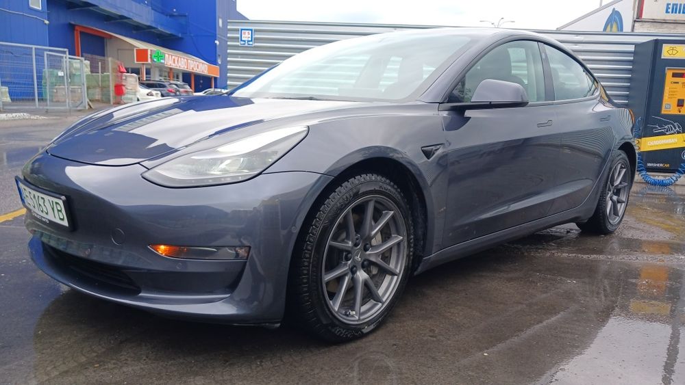 Продам Tesla model 3