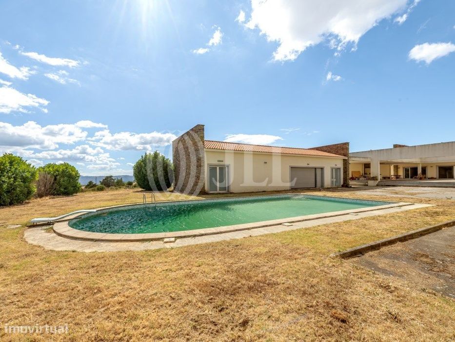 Moradia T7 com piscina, em Vila Flor, Trás-os-Montes