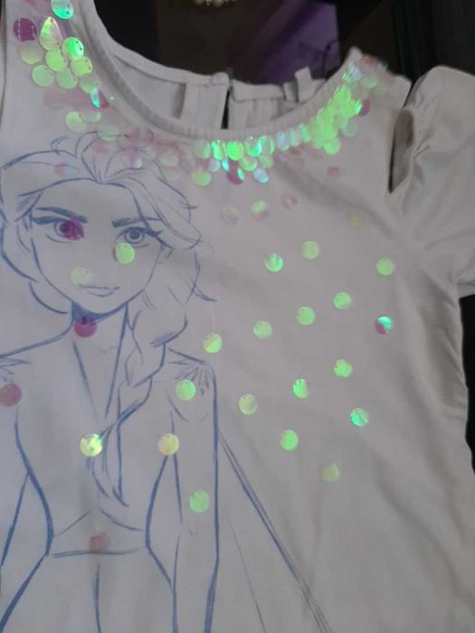 Красива сукня з паєтками