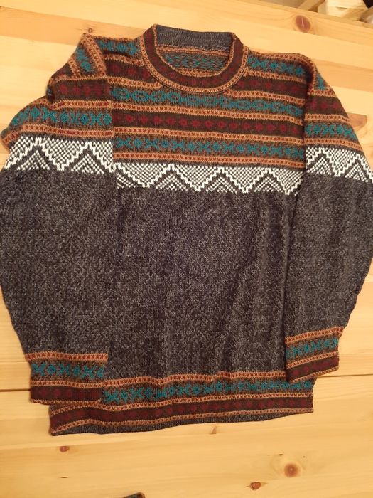 Sweter z wełny alpaki