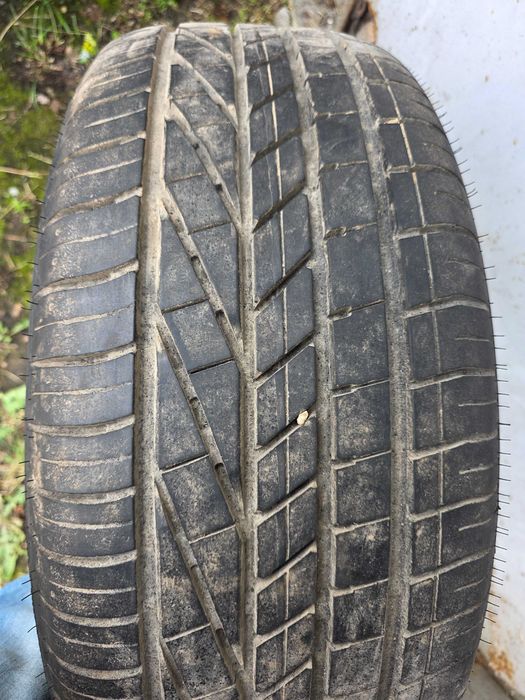 goodyear exellence 255/45/r20 ГАРНИЙ СТАН