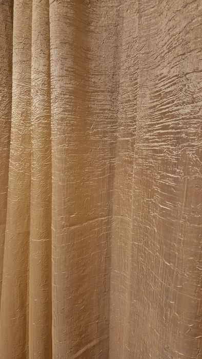 Two Beige Curtains431550915990016001