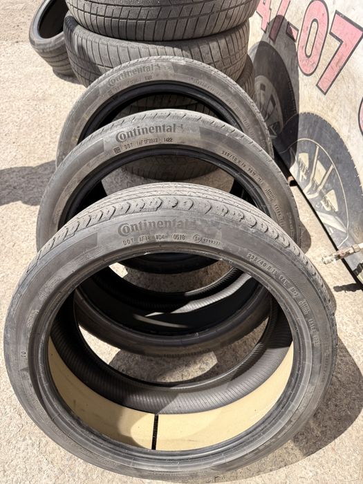 Резина на tesla model3 3шт Continental ProContact rx  22 года 235/40 r19 4-5mm хорошее состояние без латок и гуль  3шт