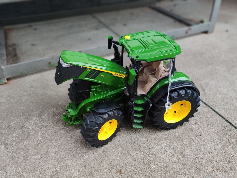 Bruder John Deere 7r 350 traktor ciągnik zabawka