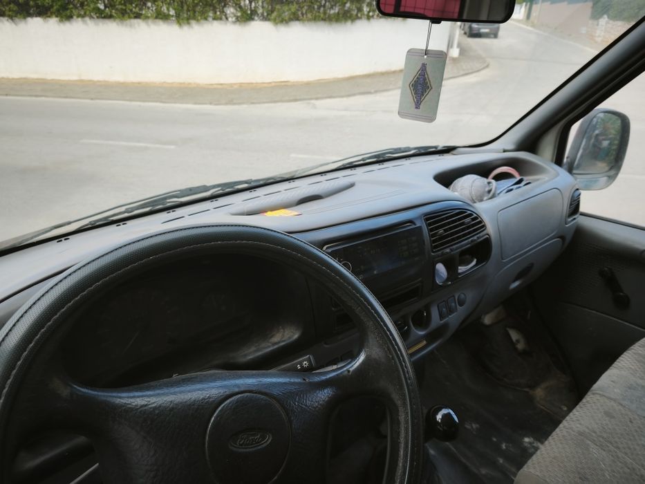Ford Transit 7 lugares caixa aberta