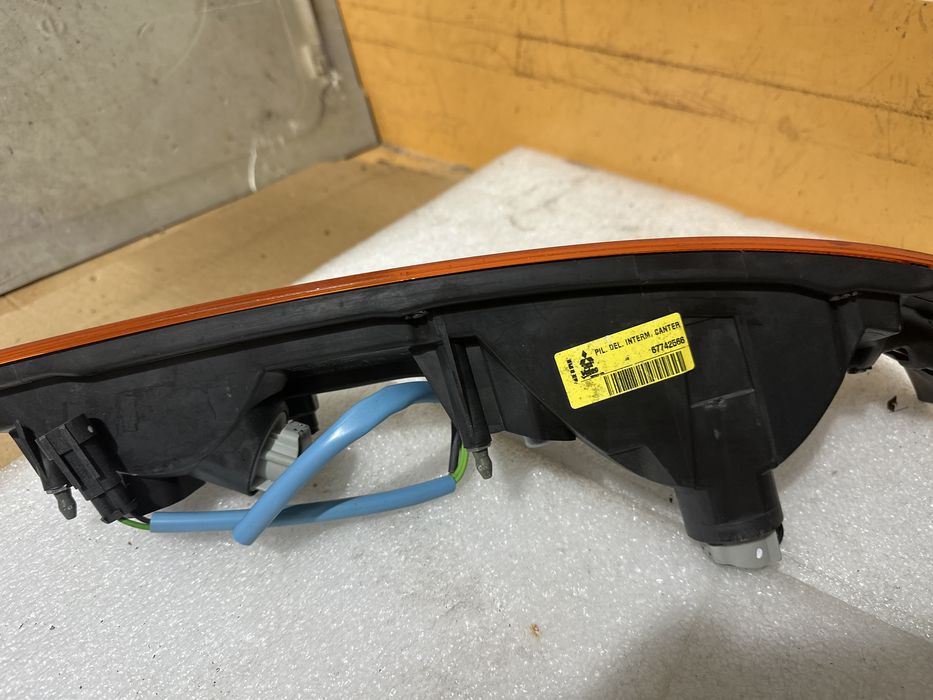 Pisca esquerdo mitsubishi canter