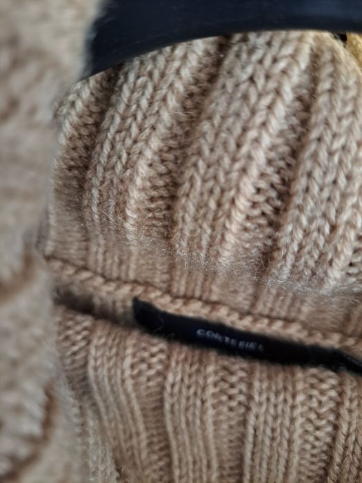 Camisola com gola aberta